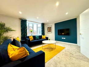 Incredible Large 3 Bedroom Apartment - Sleeps 8!